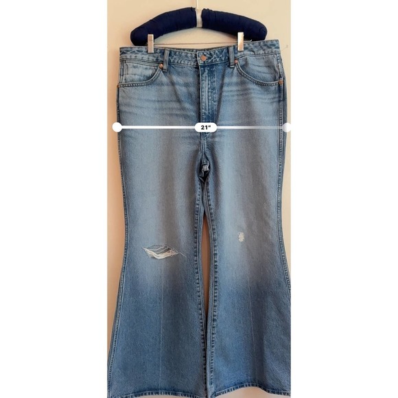 WOMEN'S WRANGLER® WANDERER 622 HIGH RISE FLARE JEAN size 33/32 - Picture 8 of 12